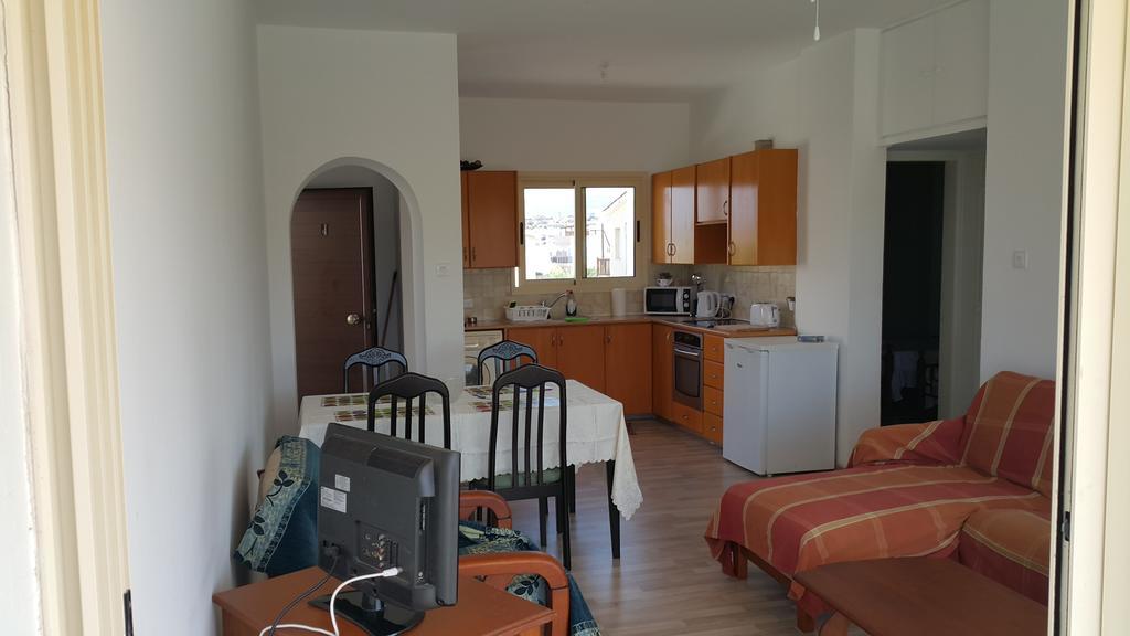 Dalia 5 Apartment Пафос Екстер'єр фото