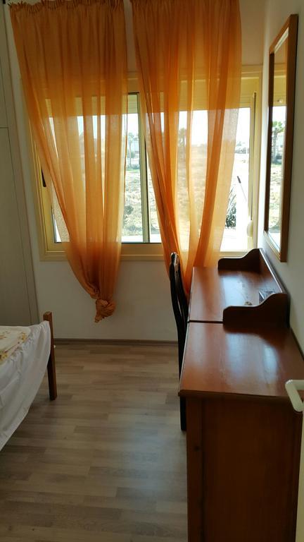 Dalia 5 Apartment Пафос Екстер'єр фото